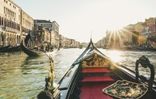 Venice-2023-Grand-Canal-Gondola-Diego-Gennaro-Unsplash-Hybris