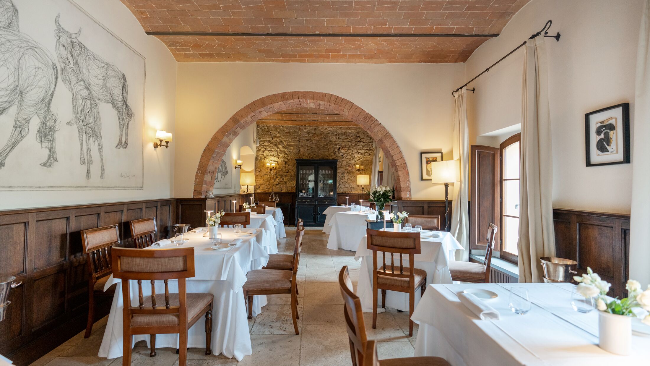 Castel-Monastero-2024-Contrada-Restaurant-001-117906-Hybris