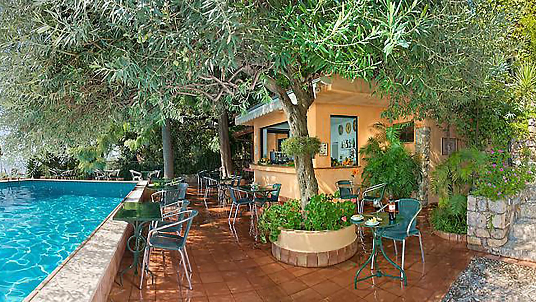 Belvedere-Taormina-2024-Pool-Bar-001-115063-Hybris